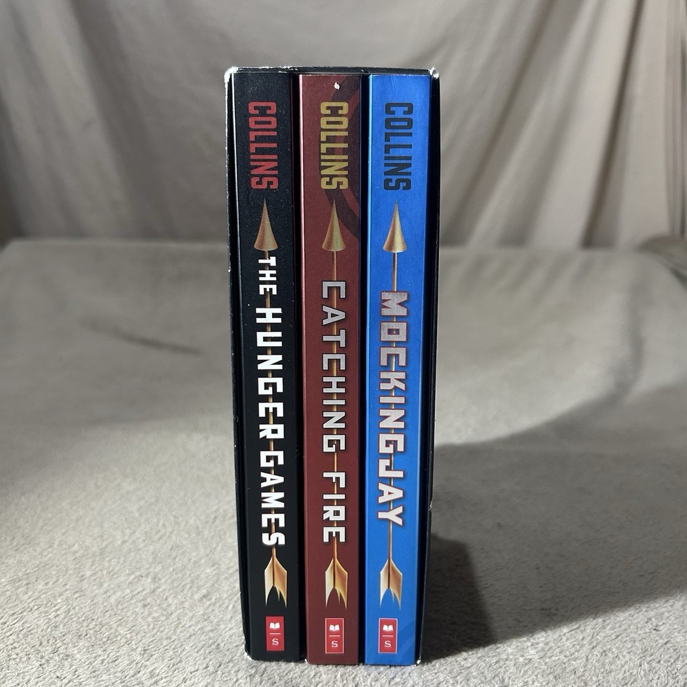 The Hunger Games Trilogy Box Set Suzanne Collins Paperback Books 1-3 Scholastic